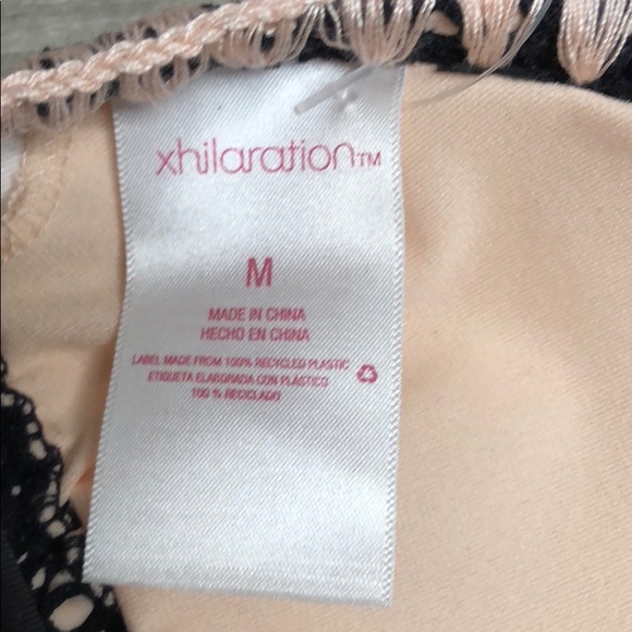 NWT Xhilaration Bikini Top Medium - Picture 5 of 7